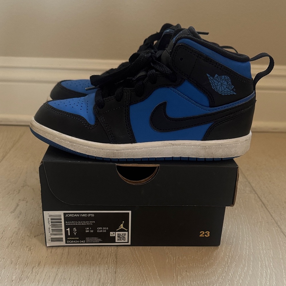 Jordan 1 Mid KIDS SIZE 1.5Y